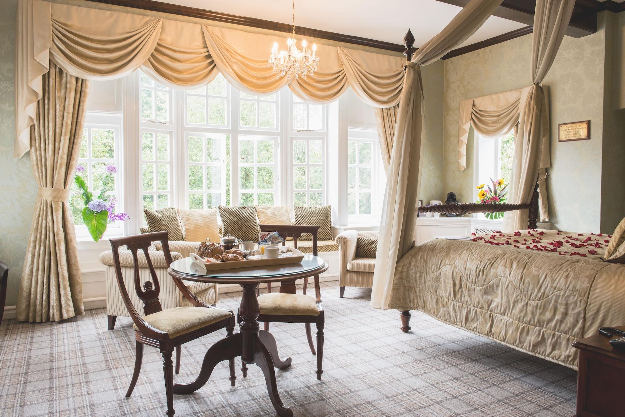 Mere Court Hotel Knutsford Bagian luar foto