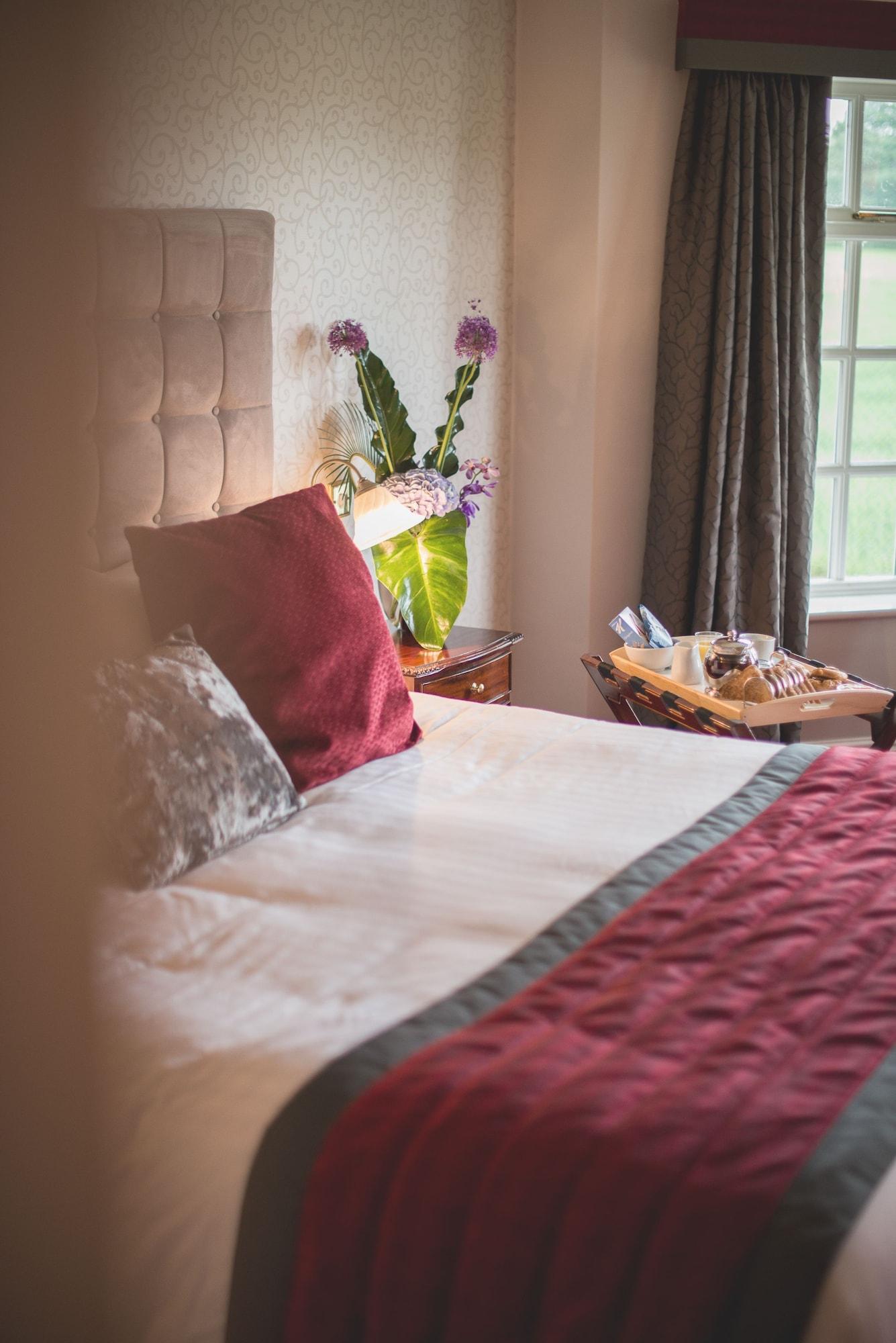 Mere Court Hotel Knutsford Bagian luar foto