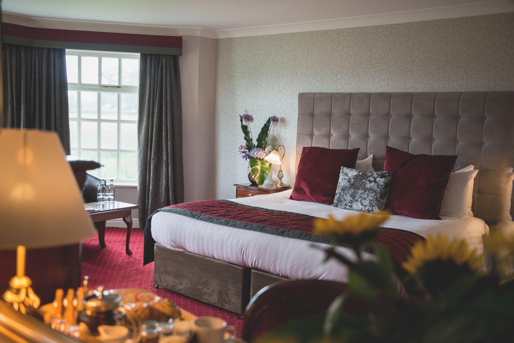 Mere Court Hotel Knutsford Bagian luar foto