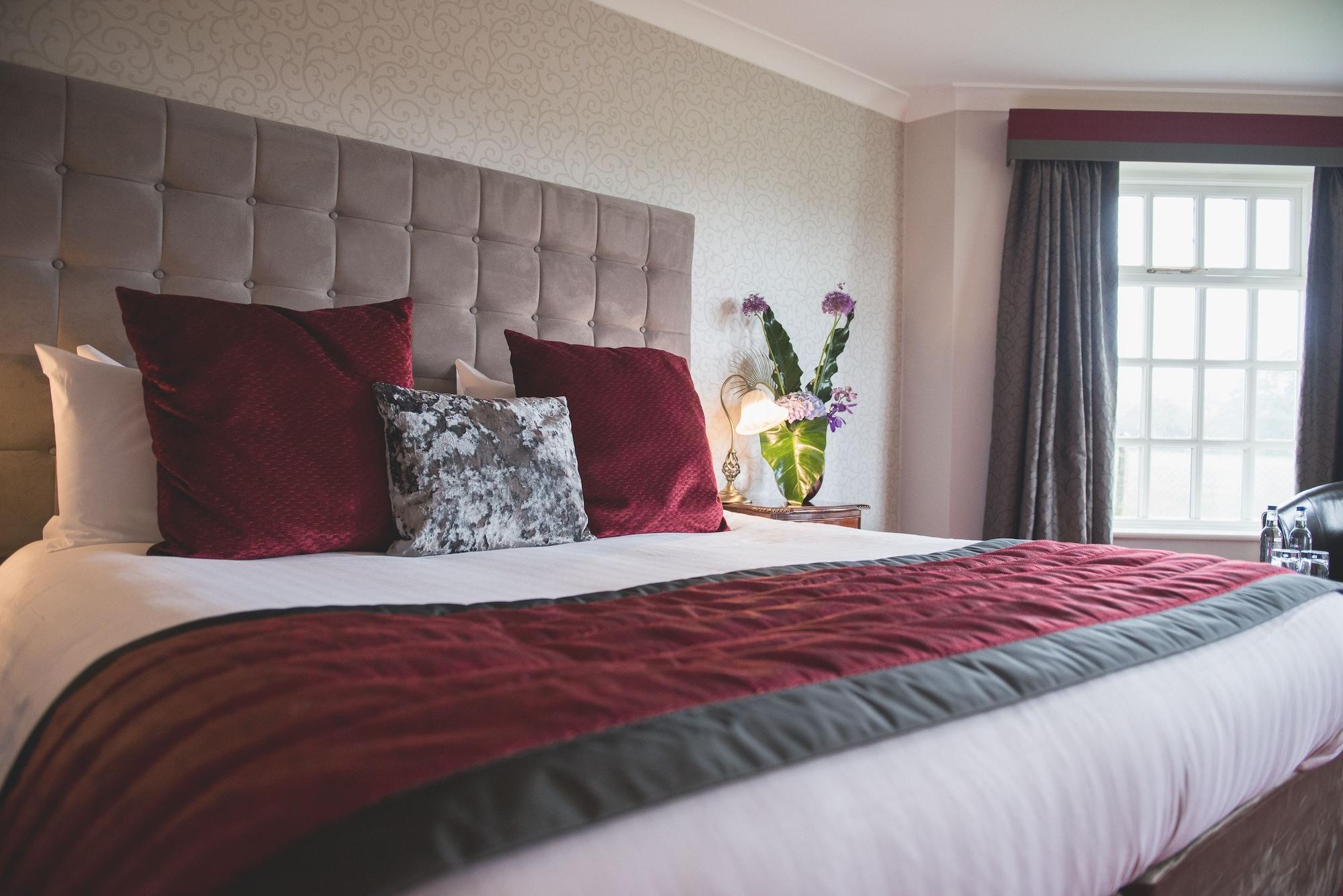 Mere Court Hotel Knutsford Bagian luar foto