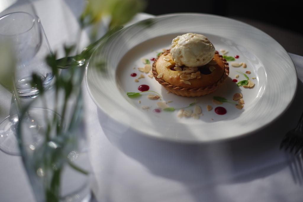 Mere Court Hotel Knutsford Bagian luar foto