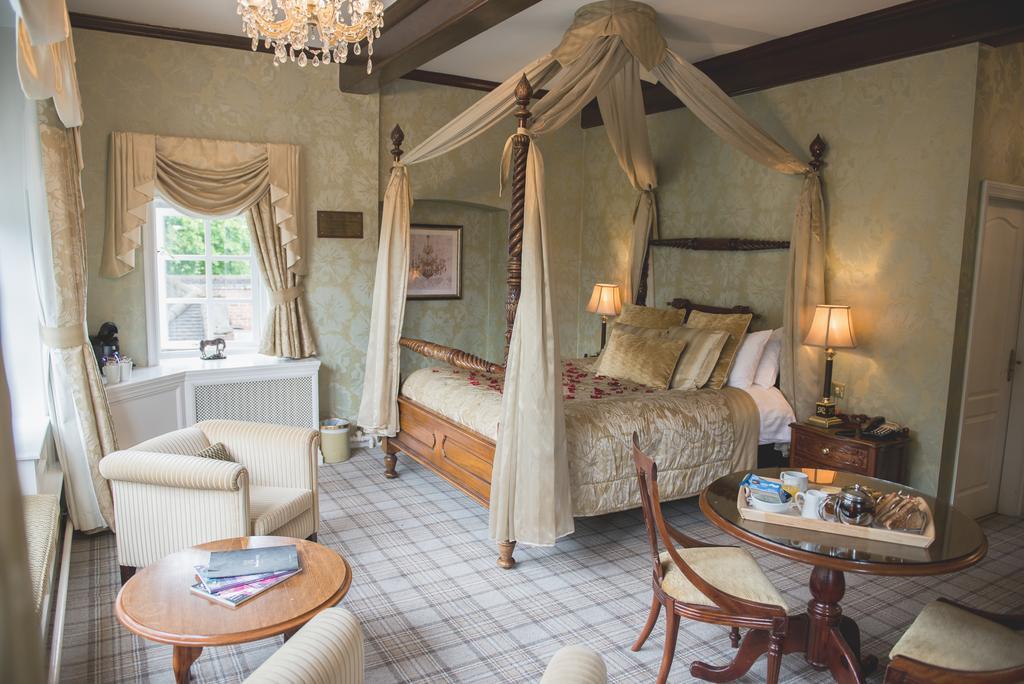 Mere Court Hotel Knutsford Bagian luar foto