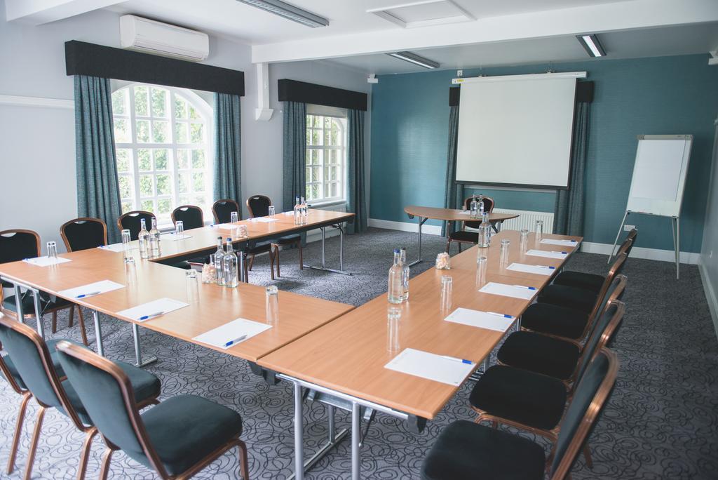 Mere Court Hotel Knutsford Bagian luar foto