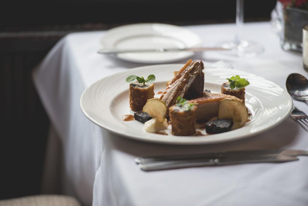 Mere Court Hotel Knutsford Bagian luar foto