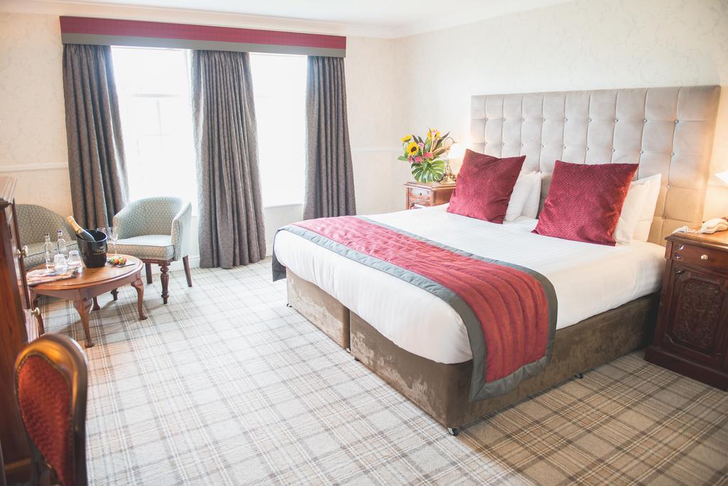 Mere Court Hotel Knutsford Bagian luar foto