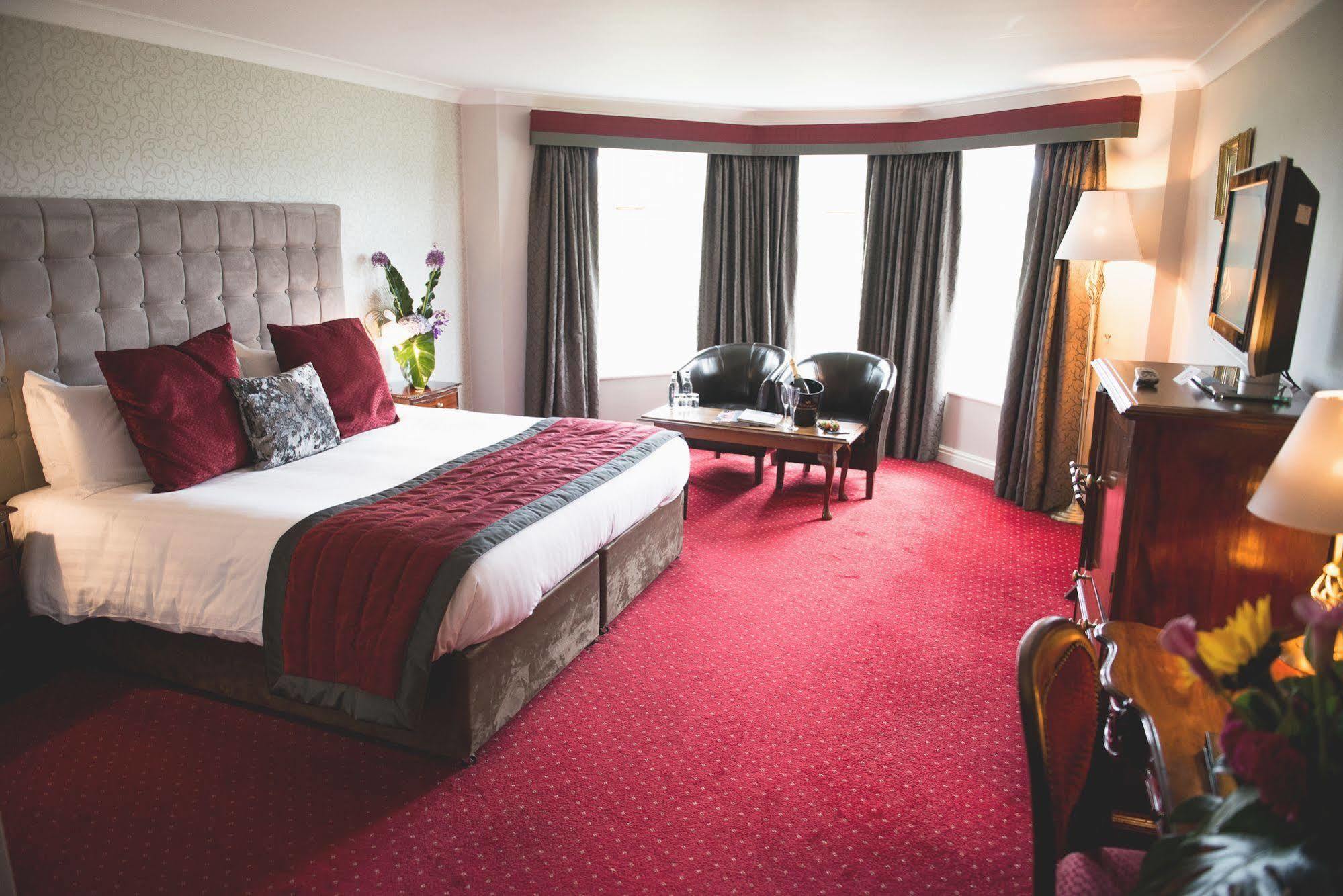 Mere Court Hotel Knutsford Bagian luar foto